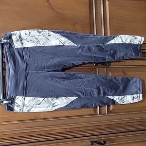 Athleta Transend Capri